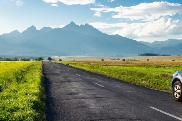 Tipps für lange Autofahrten, die jeder kennen sollte