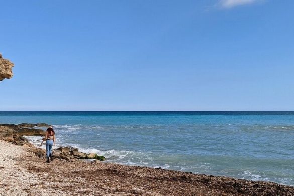 5 schöne Strände bei Alicante, die Sie ganz einfach mit dem Auto erreichen